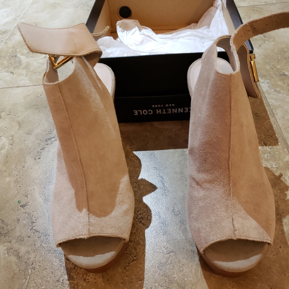 Kenneth Cole Octavia taupe suede sandal with wedge